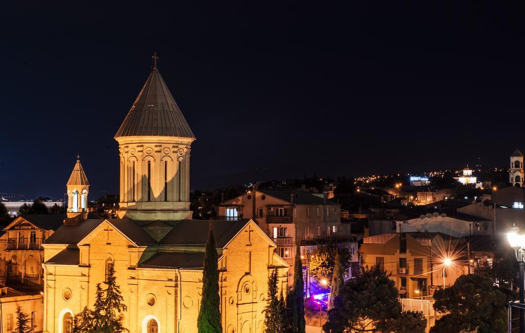 Tbilisi Inn Екстер'єр фото